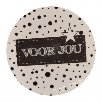 Sticker 4 cm met tekst ''Voor jou''.